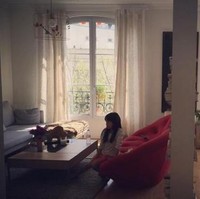 Go Internasional, Anggun C Sasmi memilih tinggal di Paris. Di sana dirinya tinggal di sebuah apartemen yang cukup luas dan nyaman. Ditambah dengan penataan ruang yang rapih, apartemen milik Anggun itu tampak begitu sedap dipandang mata. Foto: YouTube