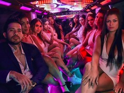 9 Foto Pria Poligami dengan 8 Istri, Dihujat Keluarga Iblis