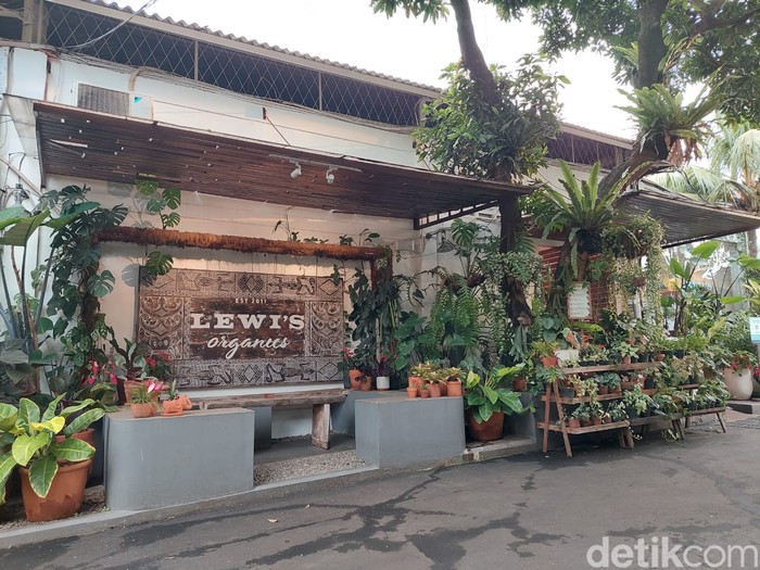 Casa de Rote di Tangerang Selatan