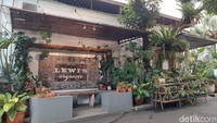 Selain resotran dan butik, Casa de Rote juga punya cafe, garden dan hasil organik.
