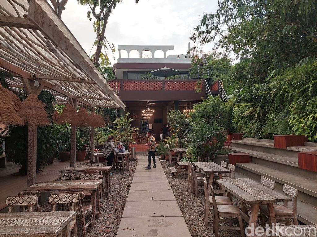 Casa de Rote di Tangerang Selatan