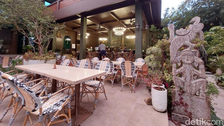 Casa de Rote di Tangerang Selatan