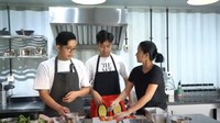 Chef Renatta juga memasang exhaust fan, untuk menghilangkan asap-asap ketika sedang memasak. Penampilannya dapurnya ini terlihat ketika syuting video YouTube bersama Vidi Aldiano. Foto: YouTube/Instagram
