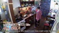 Penyanyi Lee Hyori juga pernah mengungkapkan dapurnnya lewat program acara Hyoris Homestay. Rumahnya sangat luas berada di Pulau Jeju, Korea. Dapurnya memiliki konsep yang klasik dan terasa homey. Foto: Instagram/YouTube