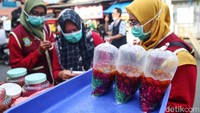Dinas Kesehatan Kota Tangerang gencar mengingatkan kepada masyarakat untuk waspada dan lebih berhati-hati dalam memilih jajanan takjil yang sehat.