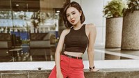 Sosok Wika Salim juga seringkali lalu lalang di berbagai acara televisi. Tidak jarang juga sosoknya hadir dalam acara komedi. Foto: Instagram/wikasalim