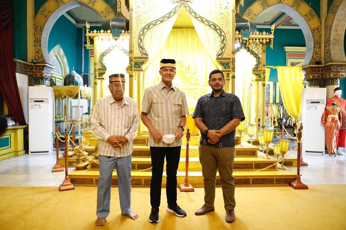Ganjar Pranowo di Istana Maimun