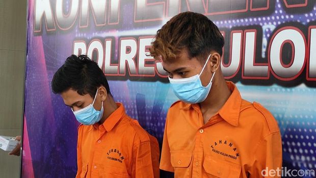 Jumpa pers polisi gagalkan rencana tawuran pemuda bersenjata tajam.