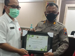 Kisah Iptu Sudali, Polisi Bersenjata Cangkul dan Pupuk Organik