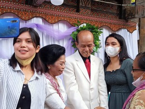 Cinta Pada Pandangan Pertama, Kakek 81 Tahun di Toraja Nikahi Nenek Usia 63