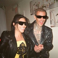 Dia kemudian menuliskan bahwa pernikahannya di Las Vegas tidak resmi. Keduanya menikah di Elvis Chapel. Di kapel tersebut banyak orang yang merayakan ‘pernikahan’ dengan mengucap janji suci di hadapan pasangan, namun tanpa ada catatan resmi dari hukum pernikahan. Foto: dok. Instagram