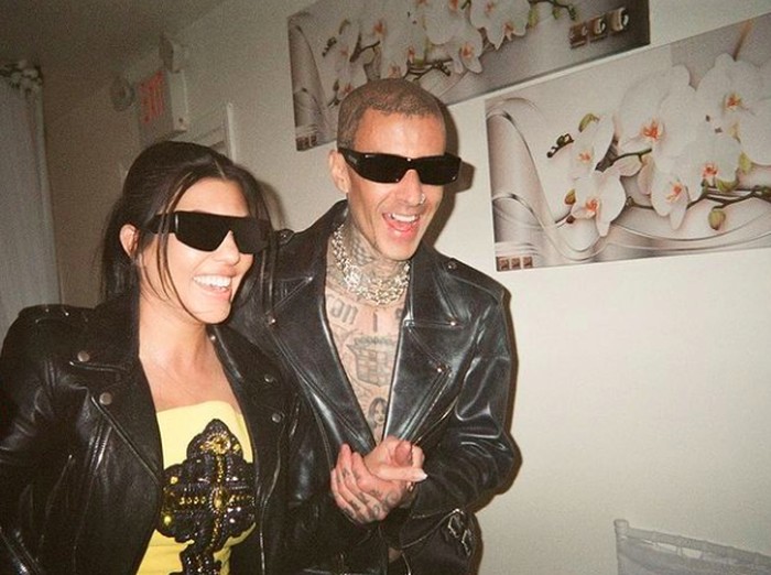 Kourtney Kardashian & Travis Barker Menikah