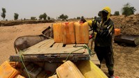 Kekurangan air bahkan sudah menjadi hal yang biasa bagi masyarakat Senegal. (Ngouda Dione/Reuters)  