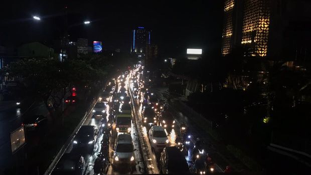 Lalin Jalan Margonda Macet Parah Usai Depok Diguyur Hujan Deras