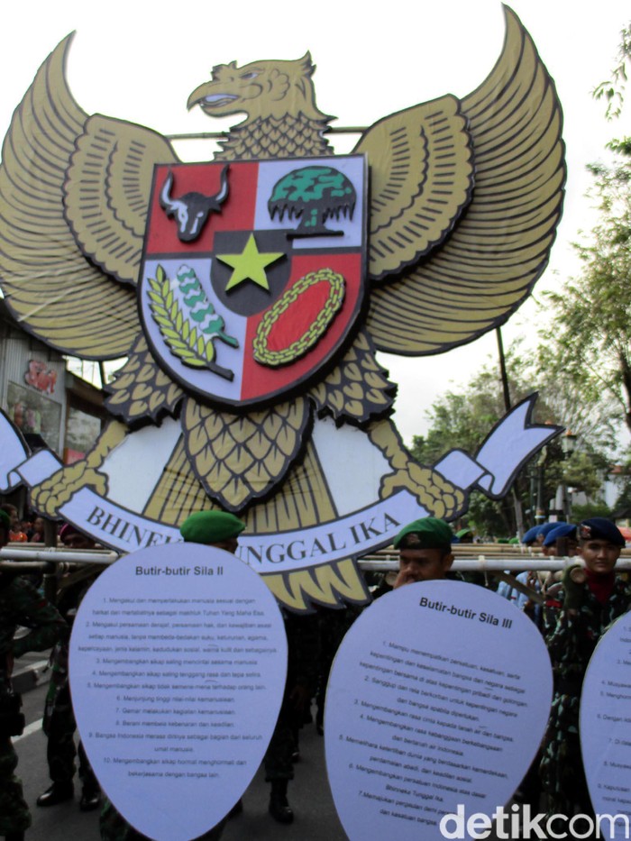 Lambang Garuda Pancasila saat karnaval di Yogyakarta
