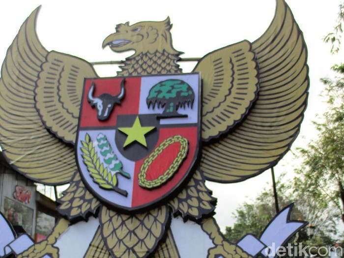 Lambang Garuda Pancasila saat karnaval di Yogyakarta