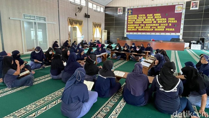 lapas perempuan malang tadarus saat ramadan 2022