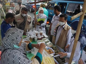 Sidak Pedagang Takjil di Cibinong, BPOM Temukan Makanan Mengandung Formalin