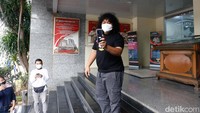 Marshel Widianto usai menjalani pemeriksaan di Polda Metro Jaya, Jakarta pada Kamis (7/4). Pool/Noel/detikFoto