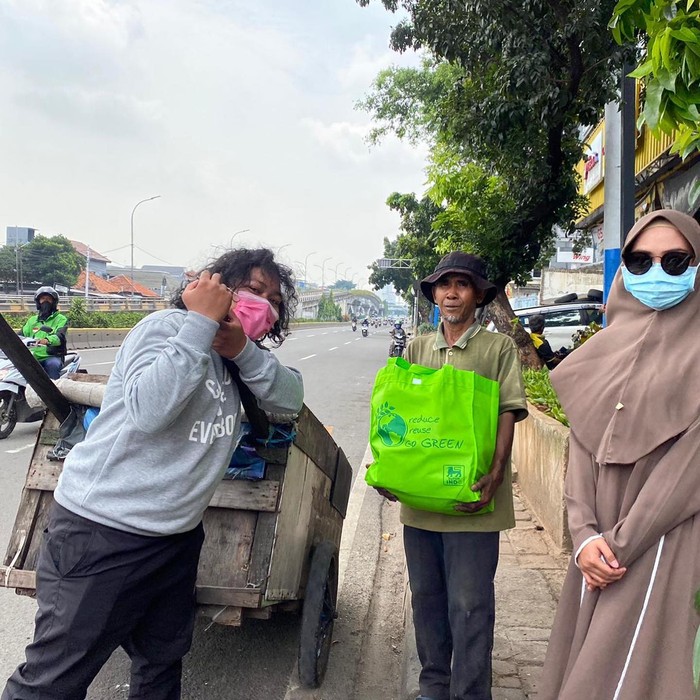 Marshel Widianto Saat Makan Marshel Widianto Saat Makan