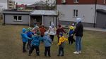 Masih Perang, Shelter Bom di Ukraina Jadi Tempat Belajar Anak-anak