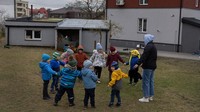 Bila kondisi memungkinkan, para guru PAUD itu pun tak jarang mengajak anak-anak untuk bermain di luar sekolah.