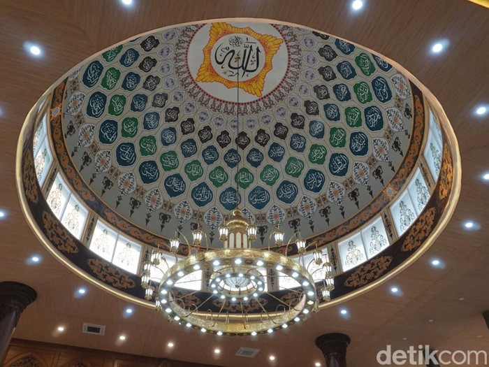 Masjid Agung Darussalam mojokerto