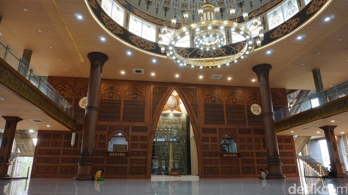 Masjid Agung Darussalam mojokerto