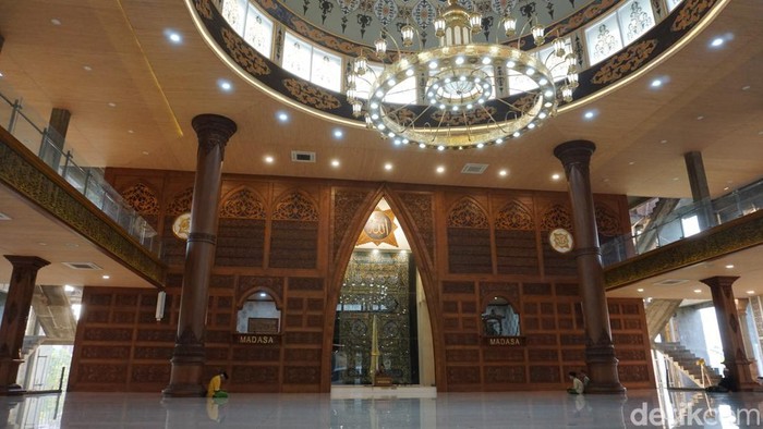 Masjid Agung Darussalam mojokerto