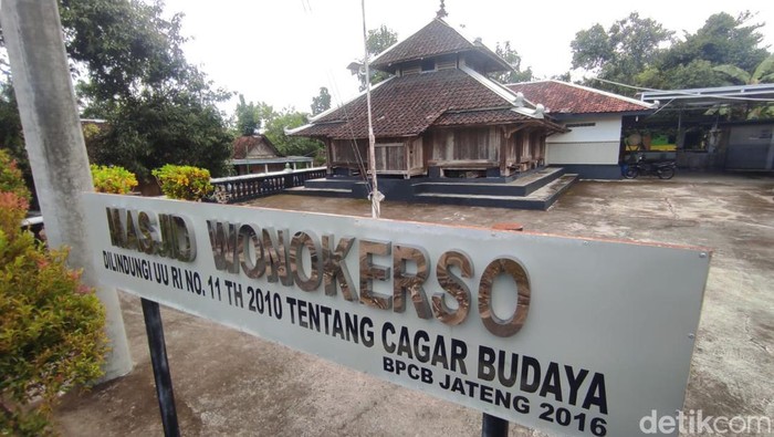 Masjid Tiban Wonokerso, Desa Sendangrejo, Kecamatan Baturetno, Wonogiri, Kamis (7/4/2022).