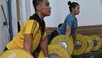 Penuh Keringat, Begini Latihan Tim Angkat Besi Hadapi Sea Games Hanoi