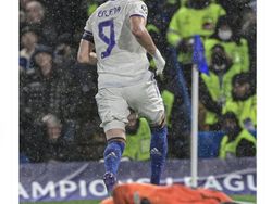 Meme Benzema Jadi Pemilik Baru Chelsea Usai Cetak Hat-trick