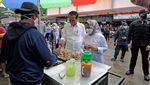 Jokowi Sapa Pedagang dan Bagi BLT di Pasar Angso Duo Jambi