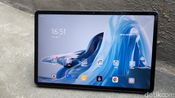 Oppo Pad mengusung laya LCD LTPS 11 inch dengan resolusi 2.560 x 1600 pixel dan refresh rate 120Hz. Foto: Adi Fida Rahman/detikINET