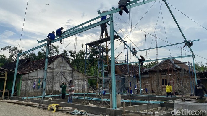 Pembangunan rumah Pratama Arhan di desa Sidomulyo, Kecamatan Banjarejo, Kabupaten Blora.