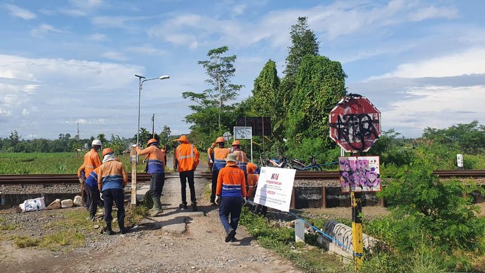 Perlintasan sebidang di Godean Sleman ditutup