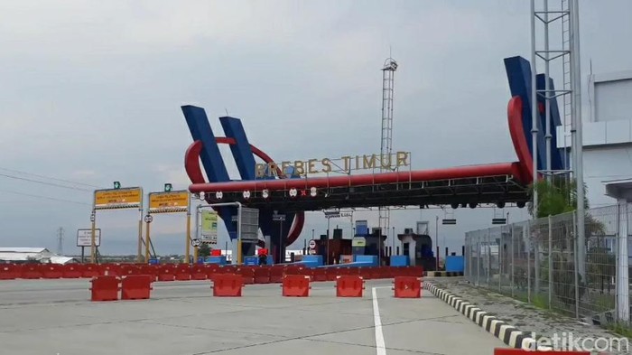 Pintu Tol Breksit, Brebes.