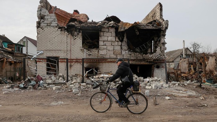 Potret Chernihiv, Rumah Situs Warisan Dunia UNESCO yang Terdampak Perang Chernihiv dikenal sebagai rumah bagi sejumlah situs bersejarah. Namun kawasan itu kini tampak porak poranda terdampak perang Rusia-Ukraina.