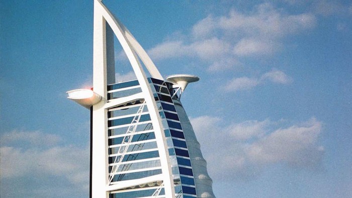 Dubai masa kini dikenal sebagai kota mewah yang dipenuhi gedung-gedung pencakar langit nan megah. Seperti apa sih kondisi Dubai di masa silam? Lihat yuk.