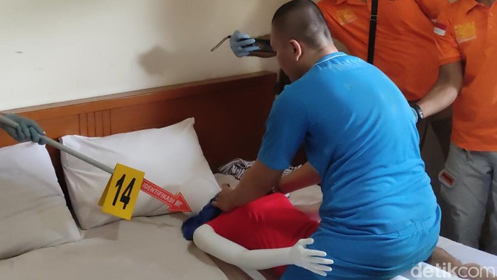 Rekonstruksi pembunuhan bidan Sweetha