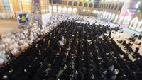 Bentuk bangunan Masjid Al Sahlah adalah berbentuk empat persegi panjang. Masjid ini memiliki panjang 140 meter, lebar 135 meter dengan luas lebih dari 17.500 meter persegi.