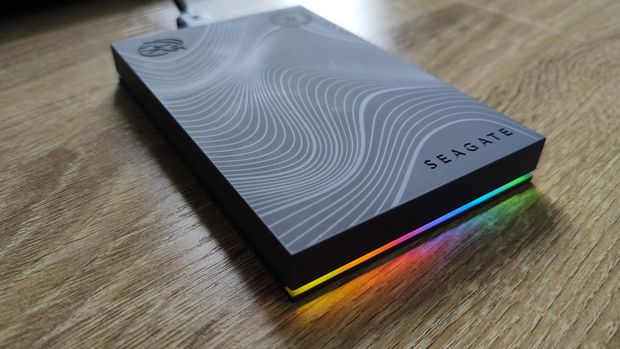 Review Beskar Ingot Drive, HDD Eksternal Tampilan Mewah Kemampuan Wah