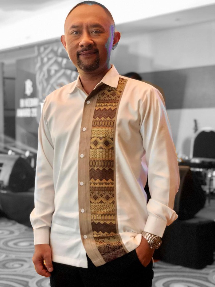 Ronal Surapradja Ronal Surapradja