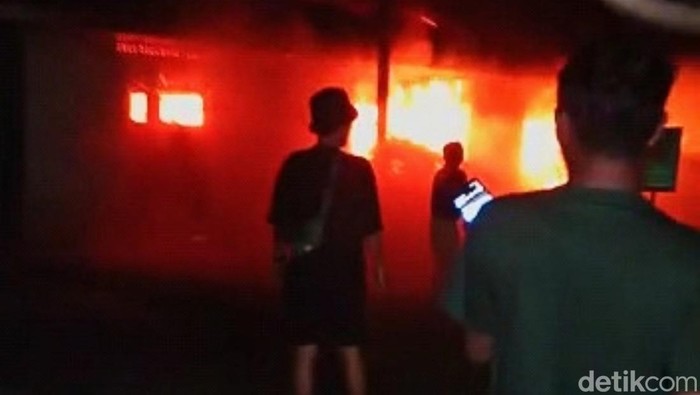 rumah sakit bakti husada banyuwangi terbakara