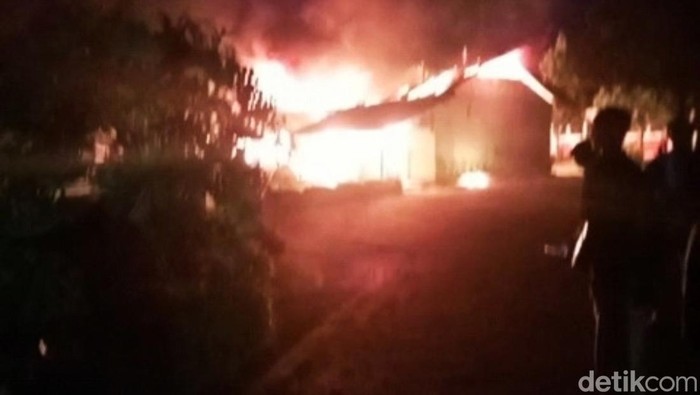 rumah sakit bakti husada banyuwangi terbakara