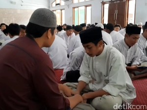 Melihat Aktivitas Ponpes Pencetak Hafiz di Tasikmalaya