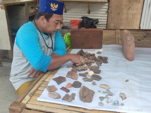 Warga Sidoarjo Temukan Benda Diduga Peninggalan Zaman Kerajaan