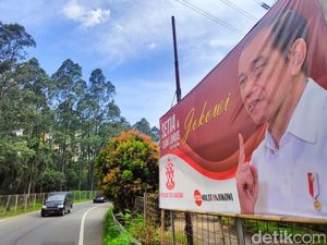 Spanduk 2024 Dukung Jokowi Mejeng di Tangerang