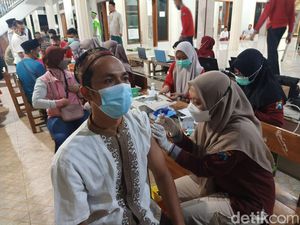 Daftar Lokasi Vaksin Booster Malam Hari, Habis Tarawih Bisa Nih