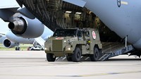 Pemerintah Australia mengirimkan total 20 kendaraan mobilitas tersebut sebagai dukungan militer menyusul permintaan bantuan langsung oleh Presiden Ukraina Volodymyr Zelenskyy saat pidato virtual Kamis lalu.